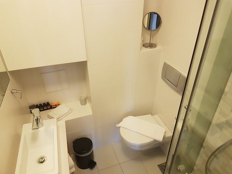 Hotel Minoa — Bathroom