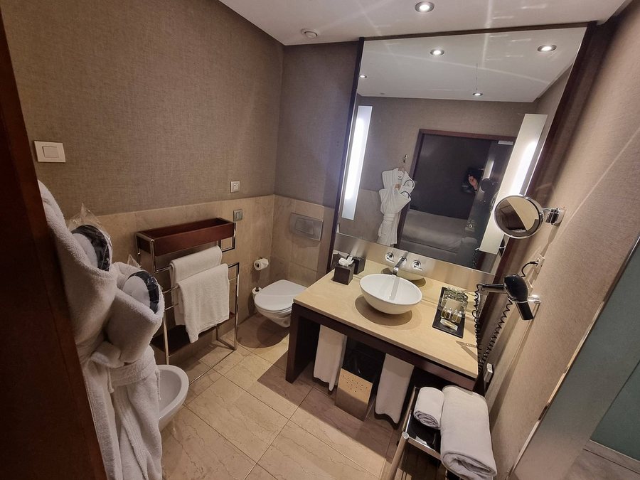 Hotel Miramar Barcelona Barcelona Catalonia — Bathroom