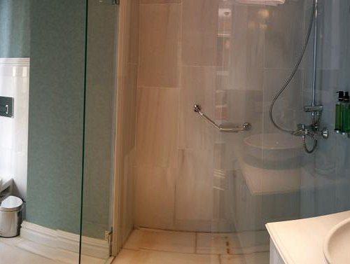 Hotel Mola Galata Istanbul — Bathroom