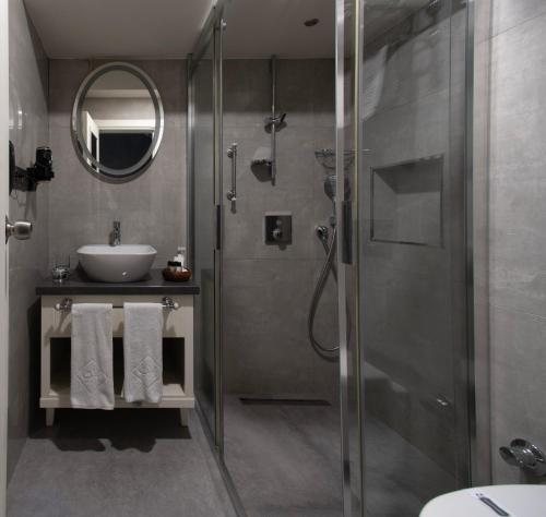 Hotel Momento Golden Horn Istanbul — Bathroom