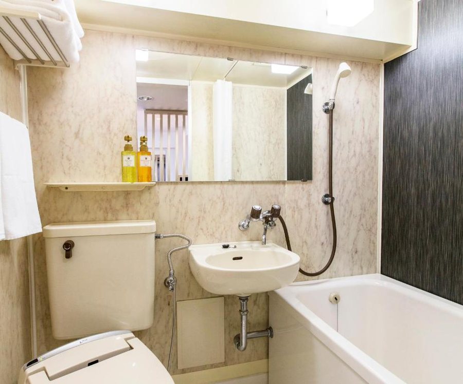 Hotel MONday Asakusa — Bathroom