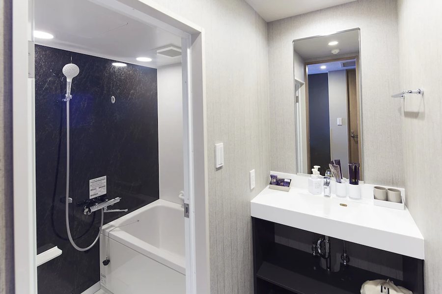 Hotel MONday Asakusabashi — Bathroom