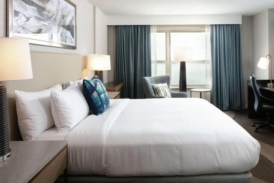 Hotel Monona — Guest room