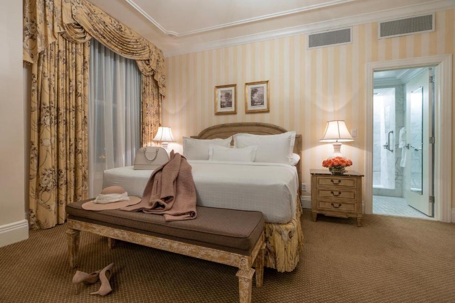 Hotel Monteleone New Orleans Louisiana — Guest room