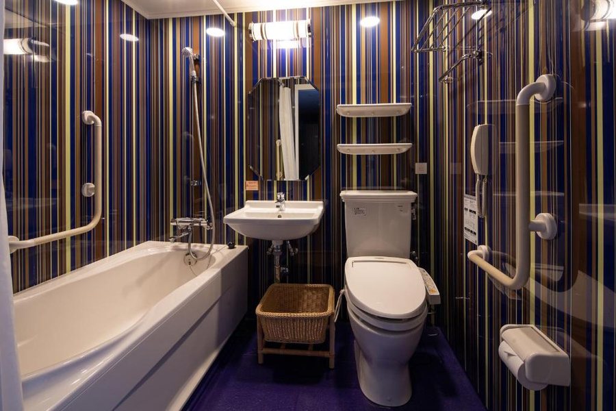 Hotel Monterey Kyoto — Bathroom