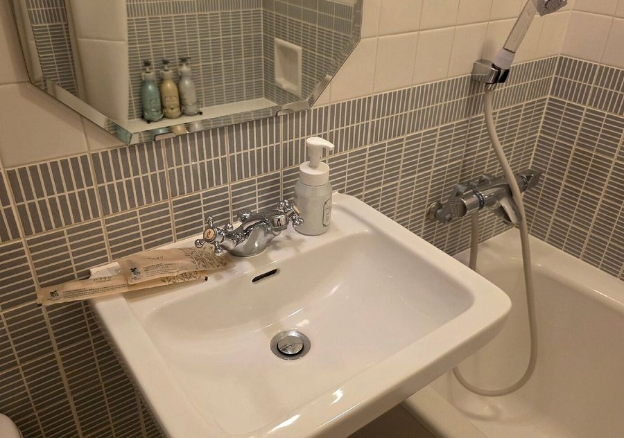 Hotel Monterey Lasoeur Ginza — Bathroom