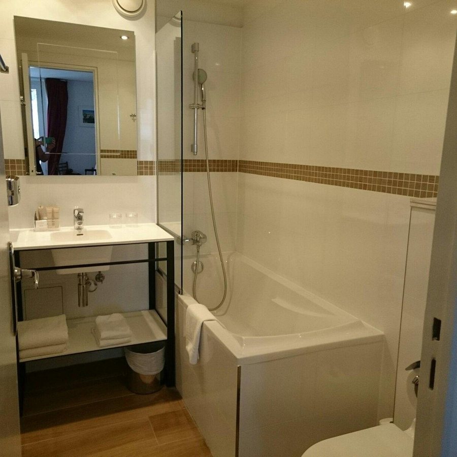 Hotel Monterosa Astotel — Bathroom