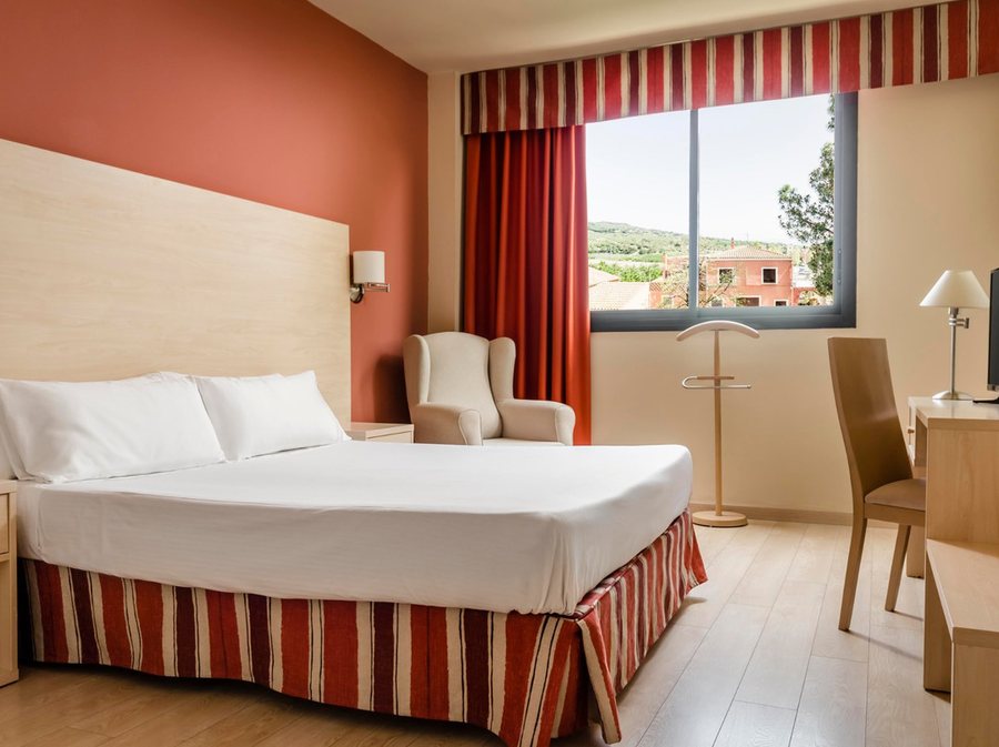 Hotel Monument Mas Passamaner — Guest room