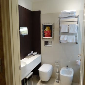 Hotel Moresco — Bathroom