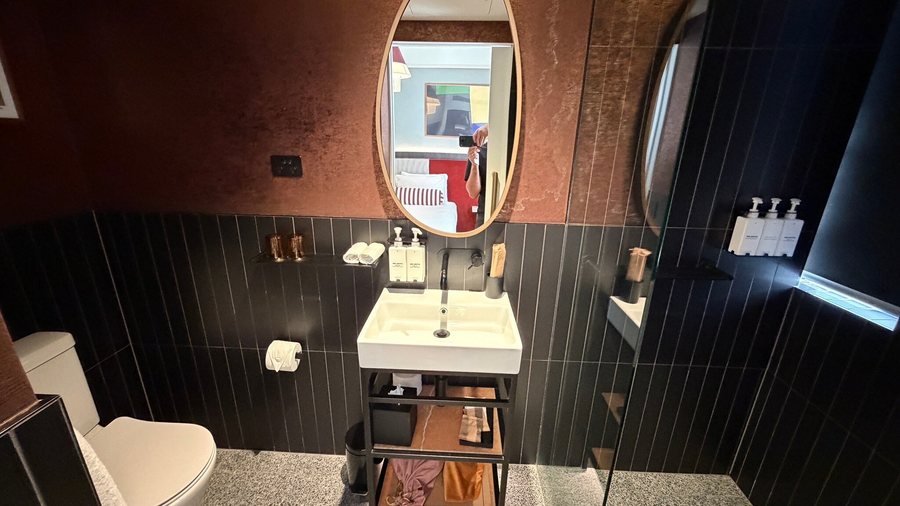 Hotel Morris Sydney Handwritten Collection — Bathroom