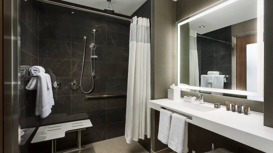 Hotel Mulberry — Bathroom