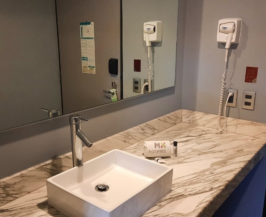 Hotel Mx Lagunilla — Bathroom
