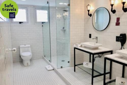 Hotel MX Reforma — Bathroom