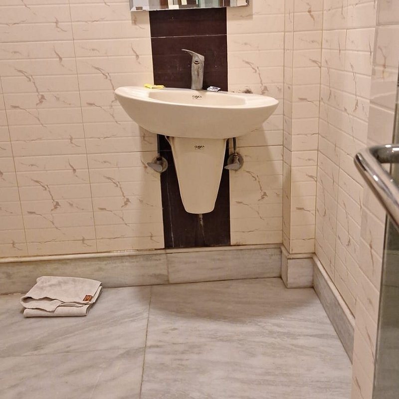 Hotel Natraj Yes Please New Delhi — Bathroom