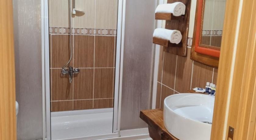 Hotel Naumpasa Konagi Istanbul — Bathroom