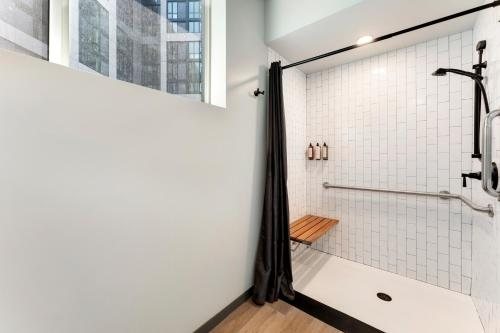 Hotel Nell Union Market — Bathroom
