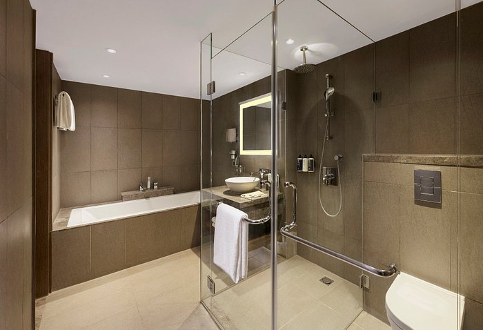 Hotel Neu Villa New Delhi — Bathroom