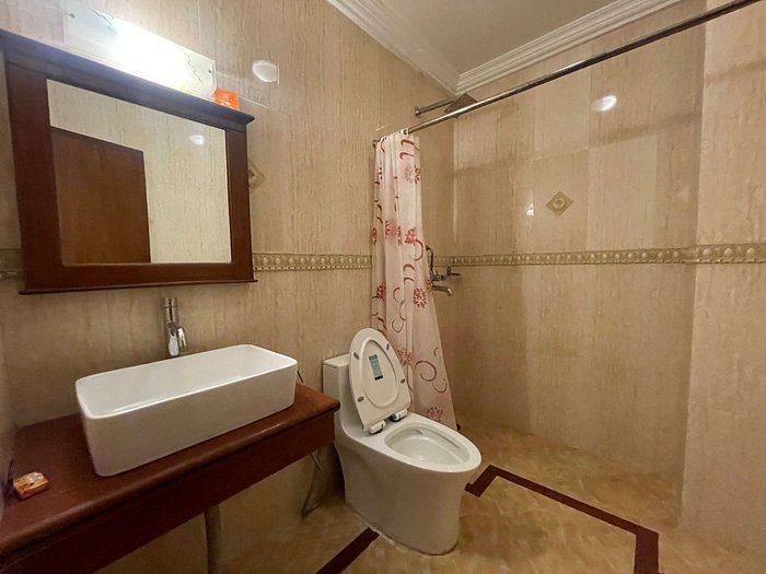 Hotel Nirvana By Luxury International — Bathroom