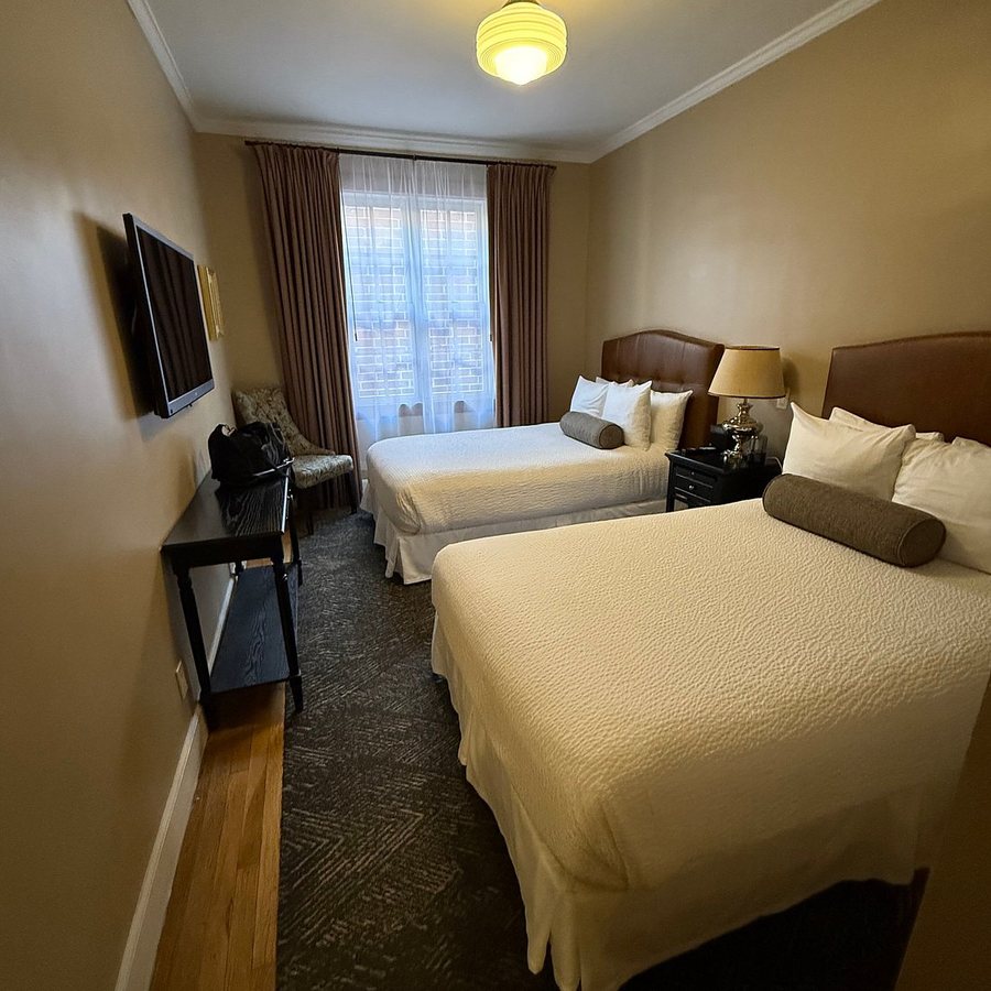 Hotel Normandie — Guest room