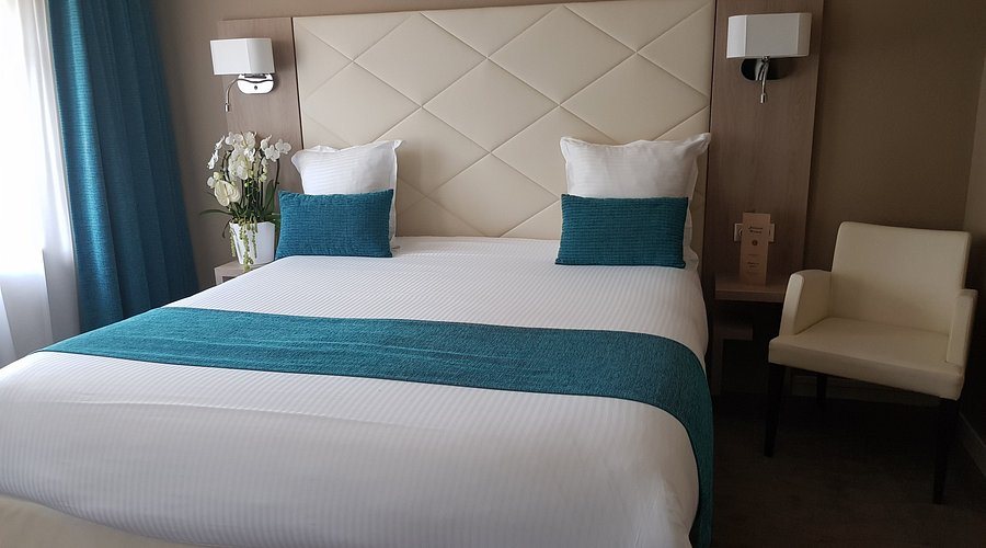 Hotel Normandy — Guest room