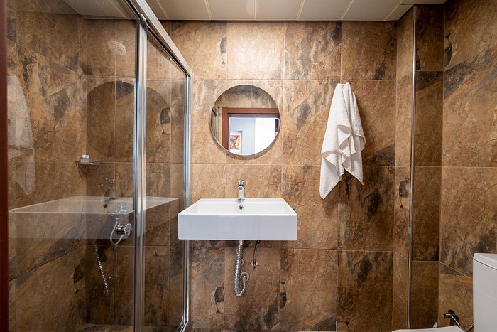 Hotel Novano Istanbul — Bathroom
