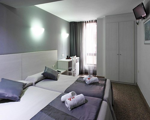 Hotel Nuevo Triunfo Barcelona Catalonia — Guest room