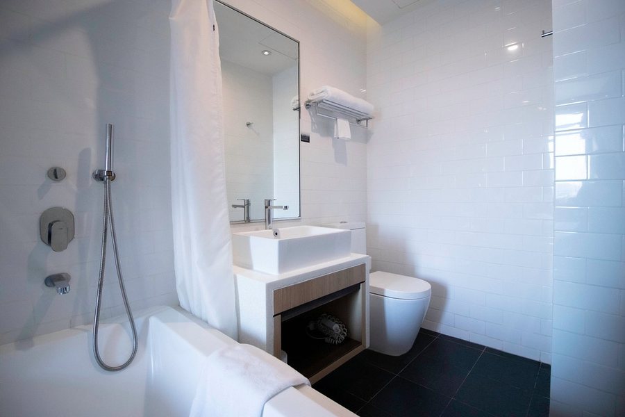 Hotel NuVe — Bathroom