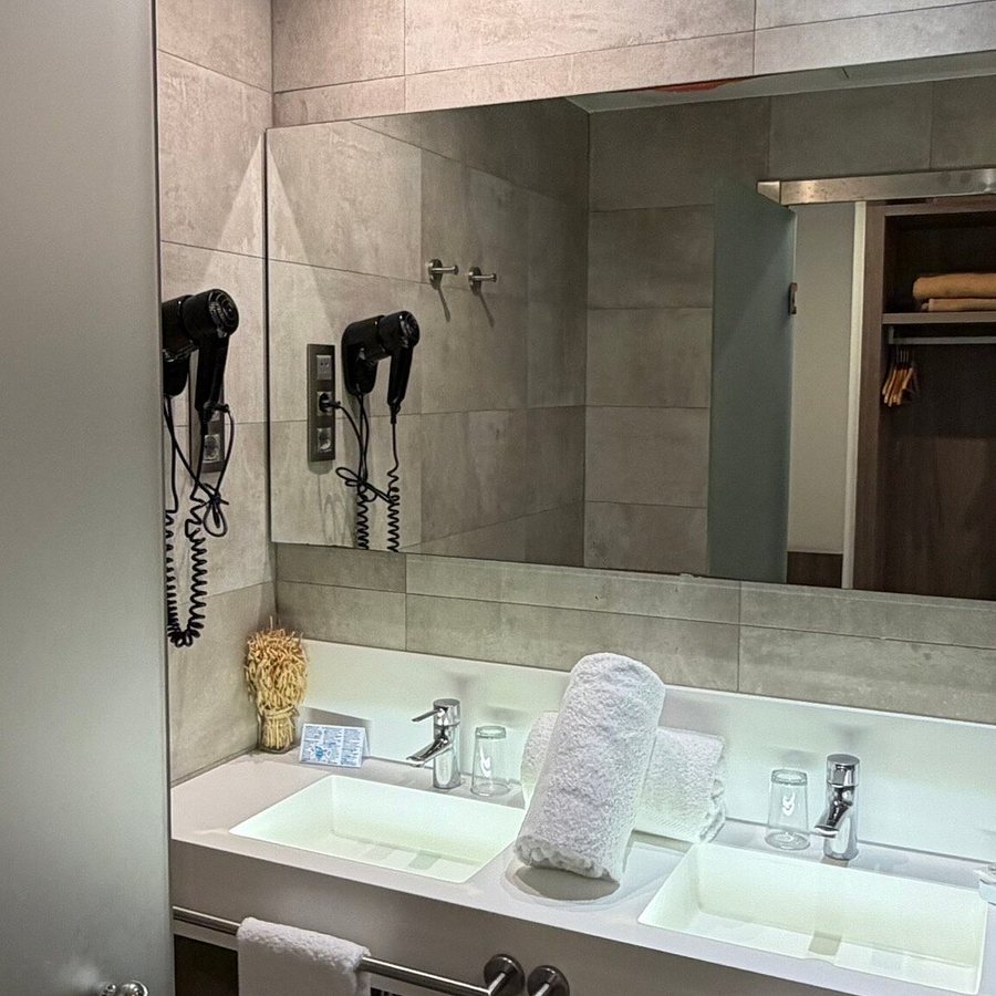 Hotel Oasis Barcelona Catalonia — Bathroom
