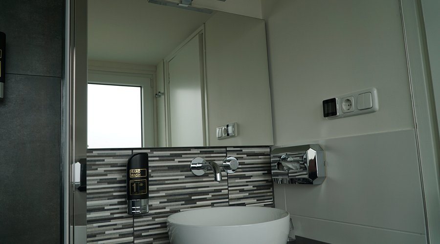 Hotel Oepkes — Bathroom