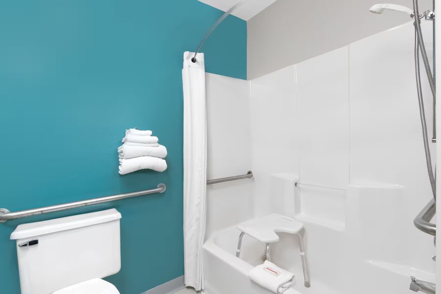 Hotel Of Huron — Bathroom