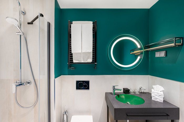 Hotel Oktogon Haggenmacher — Bathroom