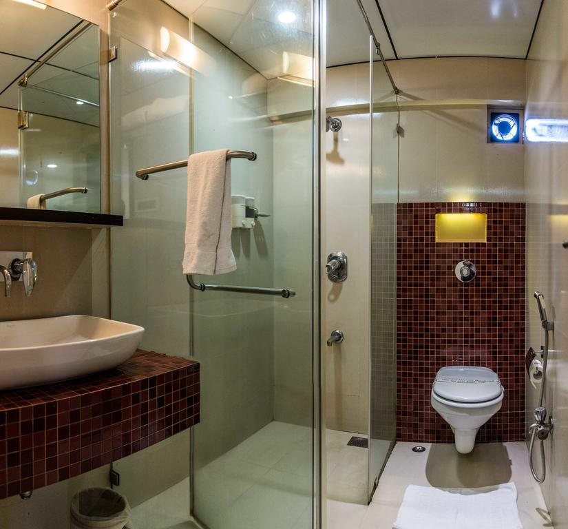 Hotel Oriental Aster — Bathroom