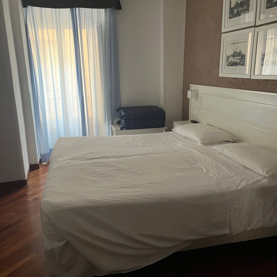 Hotel Oxford — Guest room