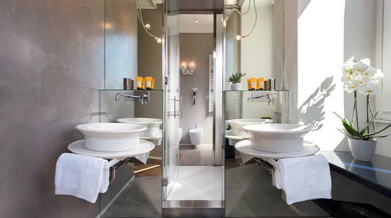Hotel Palazzo Manfredi Small Luxury Hotels of the World — Bathroom