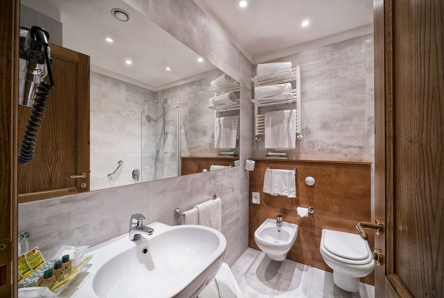 Hotel Panama — Bathroom