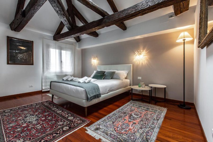Hotel Pantalon — Guest room