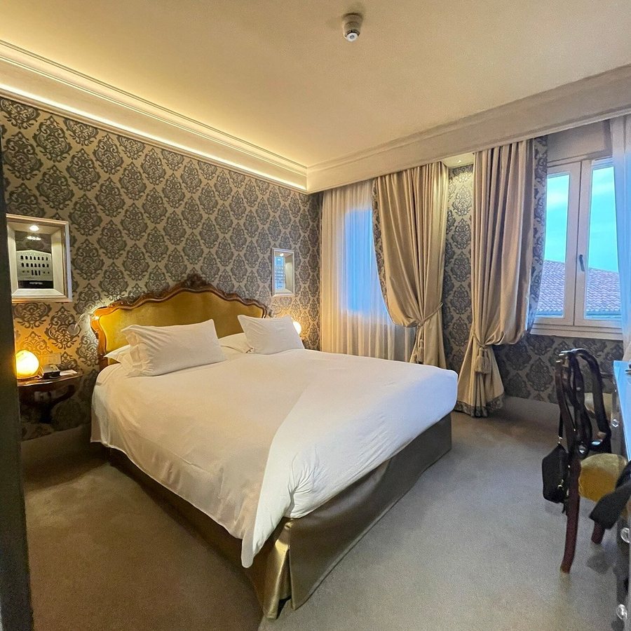 Hotel Papadopoli Venezia MGallery — Guest room