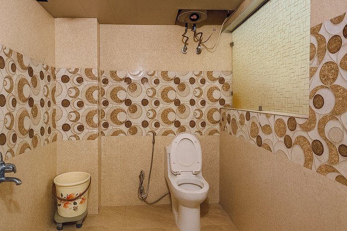 Hotel Paradise International — Bathroom