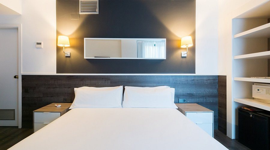 Hotel Paral lel Barcelona Catalonia — Guest room