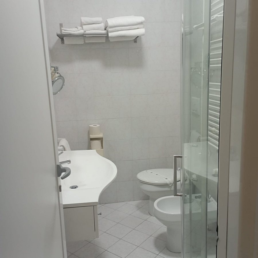 Hotel Park Grumentum — Bathroom