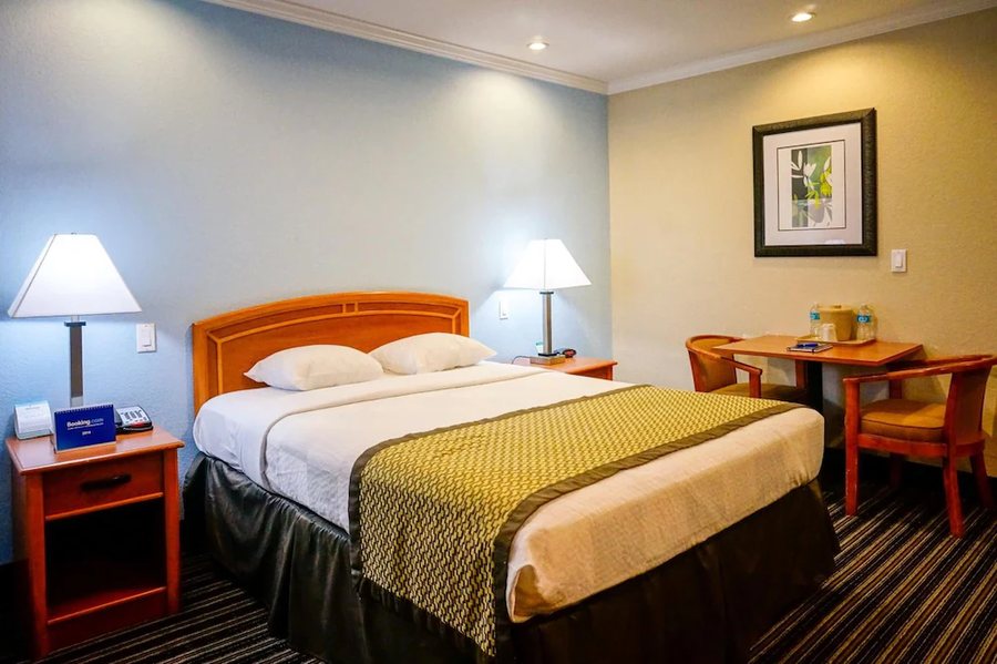 Hotel Parmani — Guest room