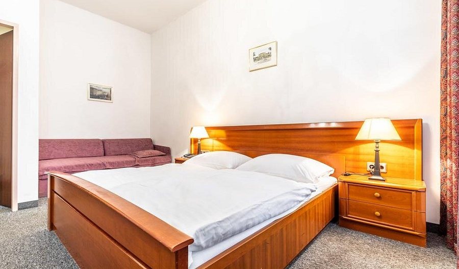 Hotel Pension Lumes — Guest room