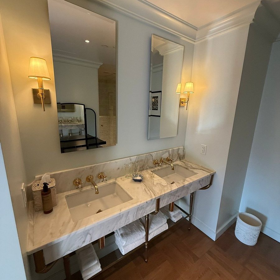 Hotel Per La Autograph Collection — Bathroom