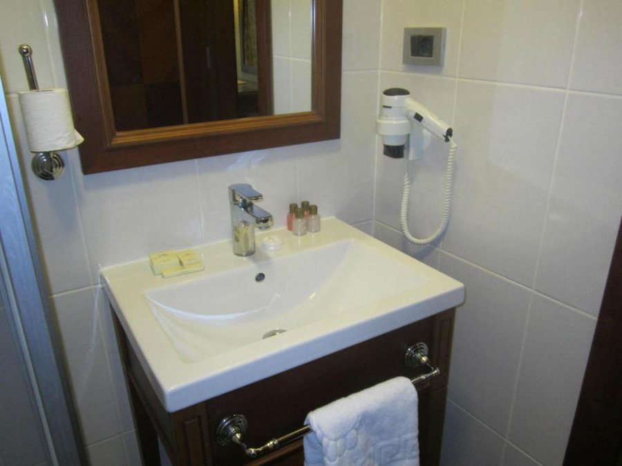 Hotel Perula Istanbul — Bathroom