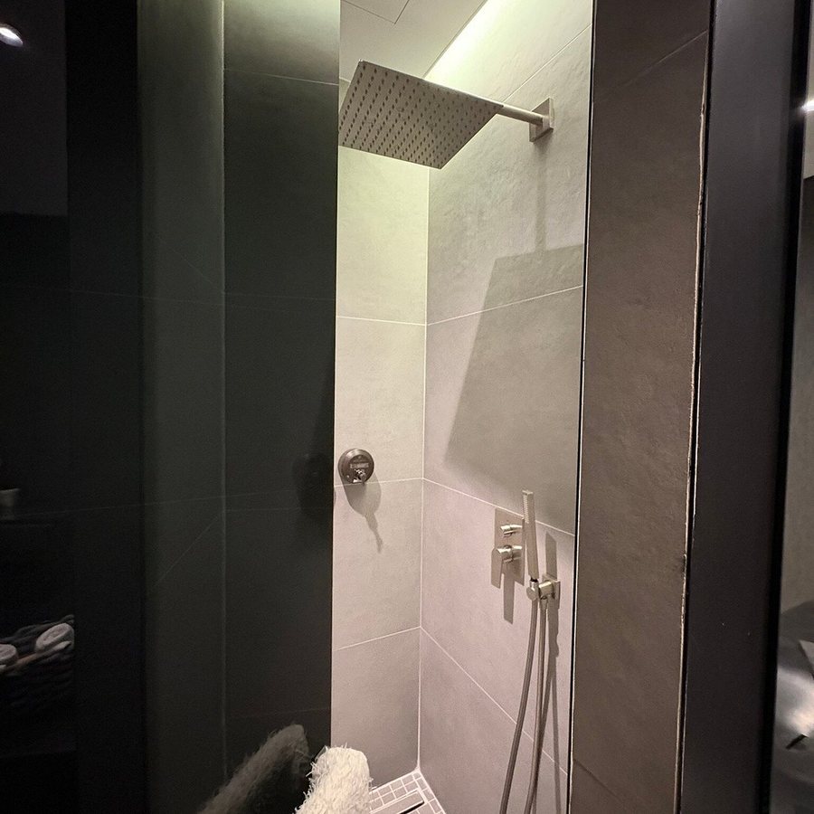 Hotel Pestera Wellness Spa — Bathroom