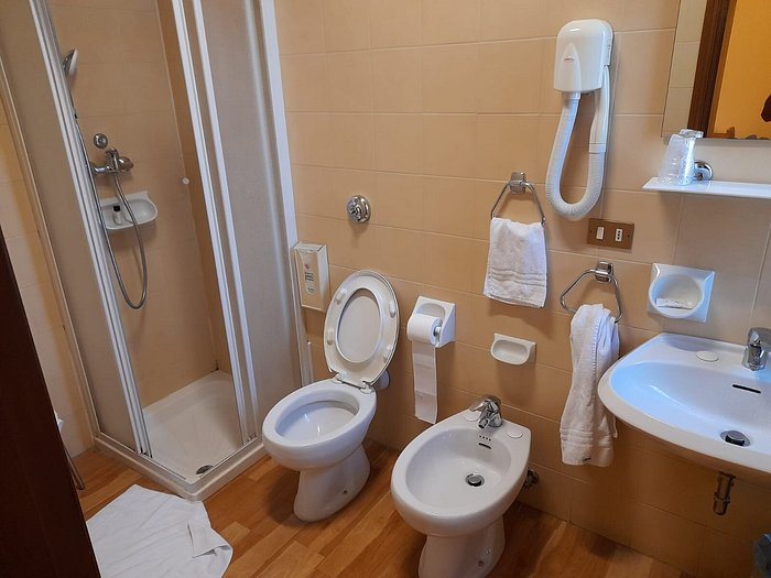 Hotel Pex — Bathroom