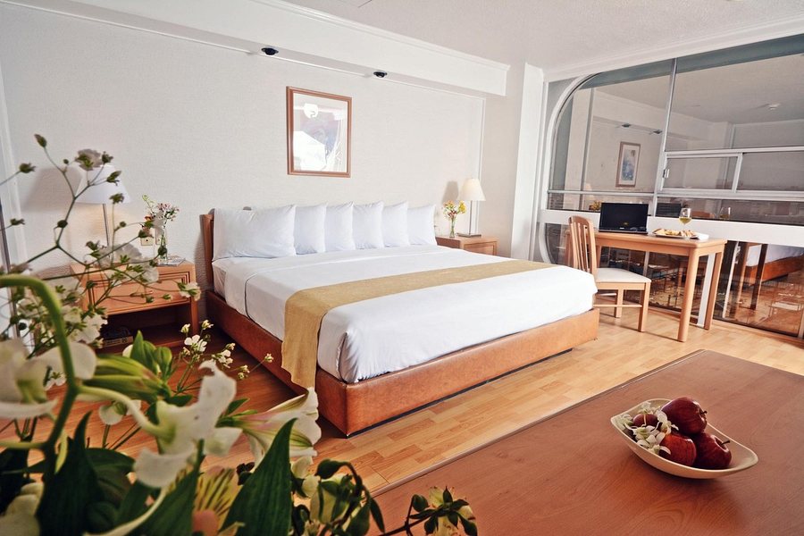 Hotel PF — Guest room