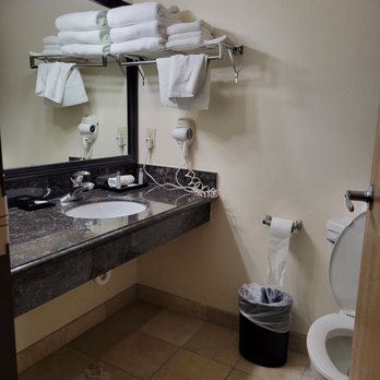 Hotel Piccadilly — Bathroom