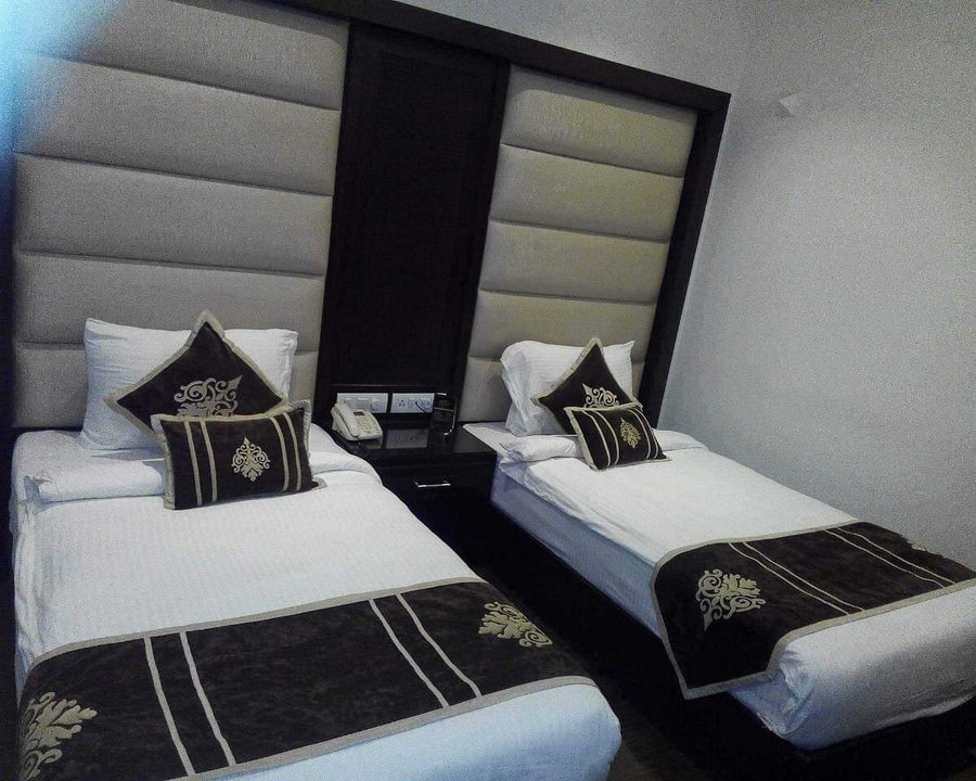 Hotel Pitrashish Pride — Guest room