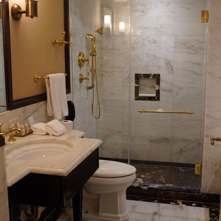 Hotel Plaza Athenee New York City New York — Bathroom